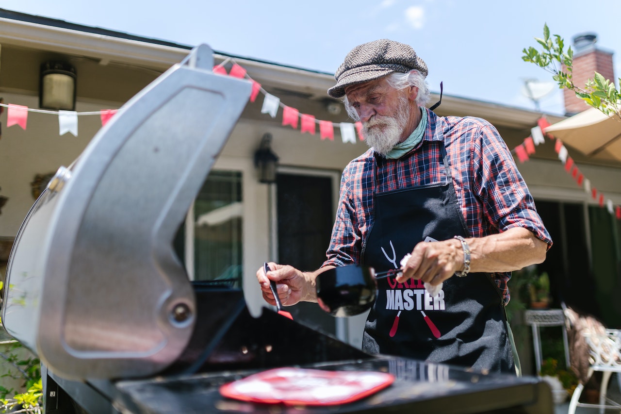 The Ultimate Guide to Mastering BBQ Grilling: A Step-by-Step Manual